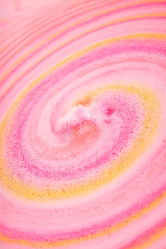 一颗少女手蕾解锁一场浴中奇思，于是身体被唤醒