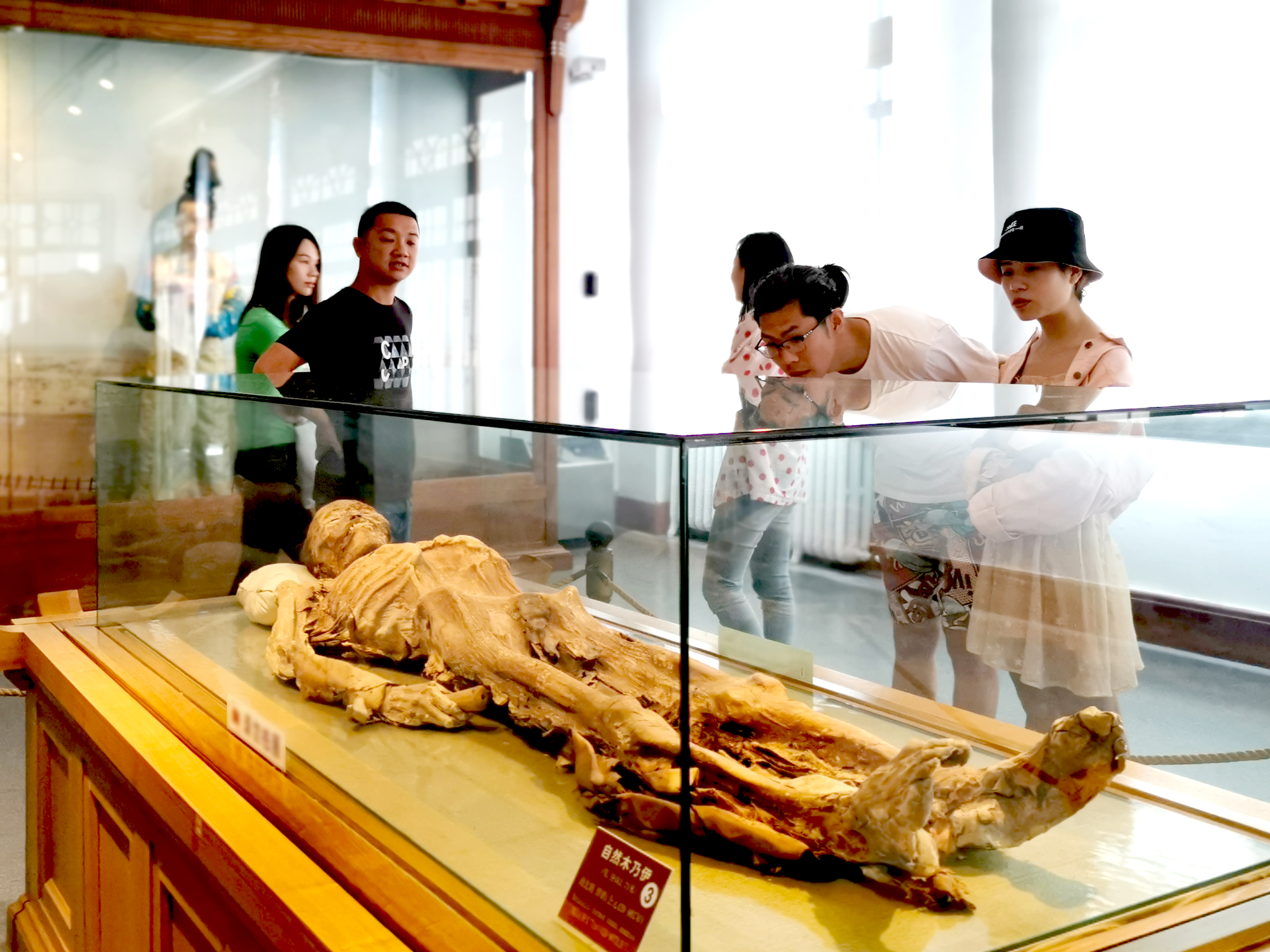 黄沙永恒,黄沙之下永恒的寂静