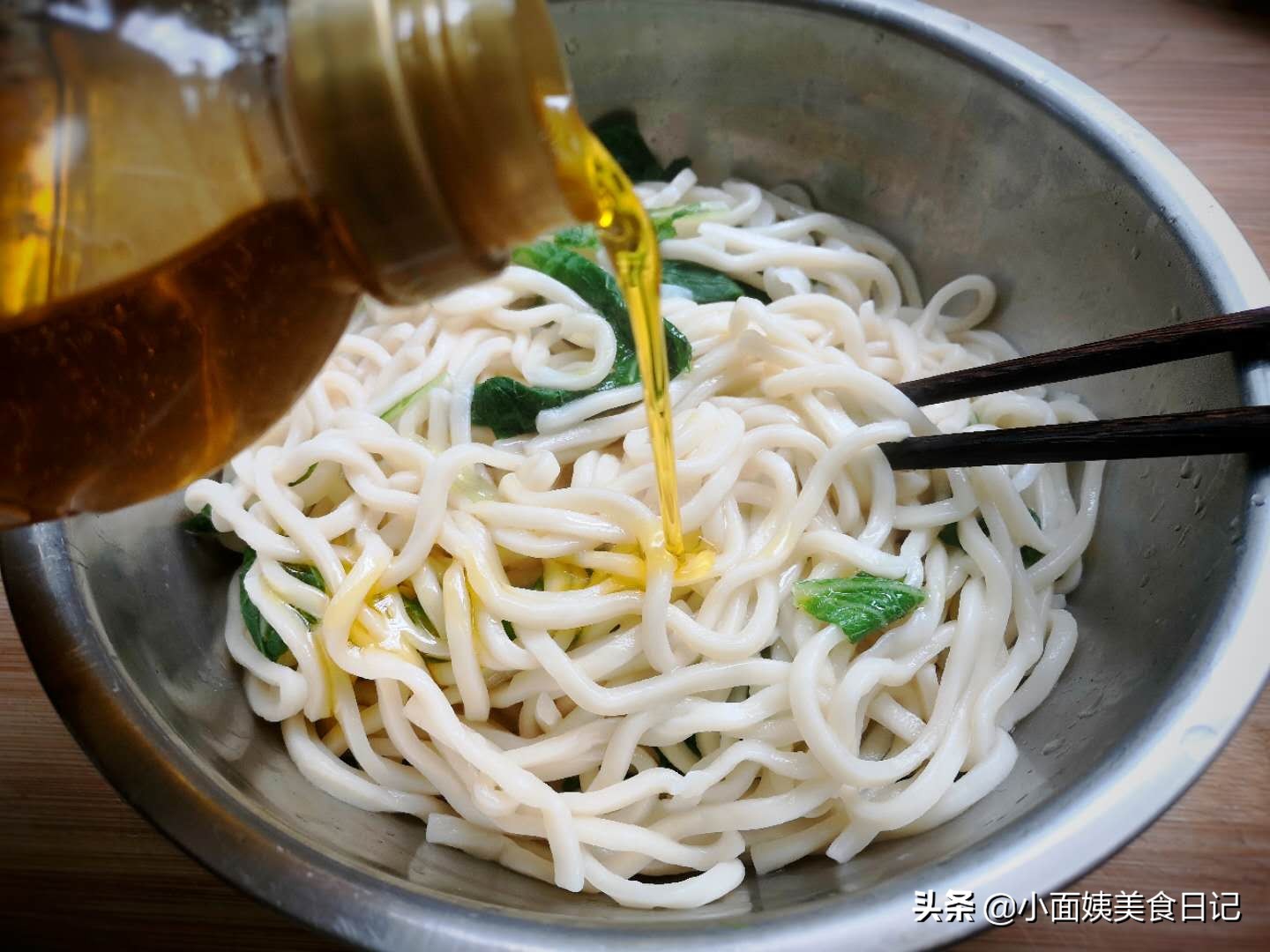 大热天教你做凉面调料,大热天的自己在家做凉面好香啊