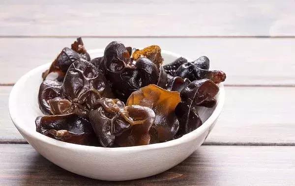 吃了一盘家常菜女子肝脏缩一半,女子吃了这道家常菜肝脏缩了一半