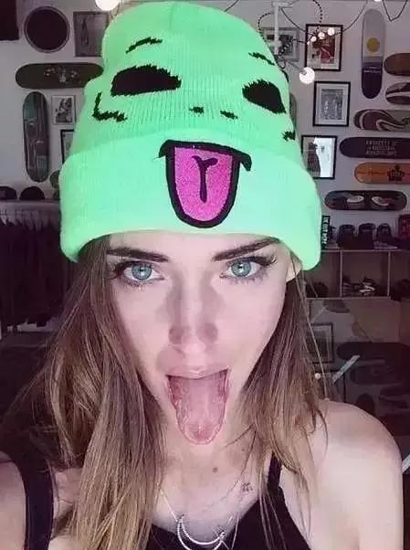 *戏调**Supreme的贱贱白猫RIPNDIP