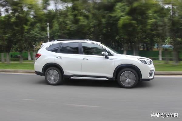 斯巴鲁森林人混动四驱测试,全新斯巴鲁森林人四驱试驾