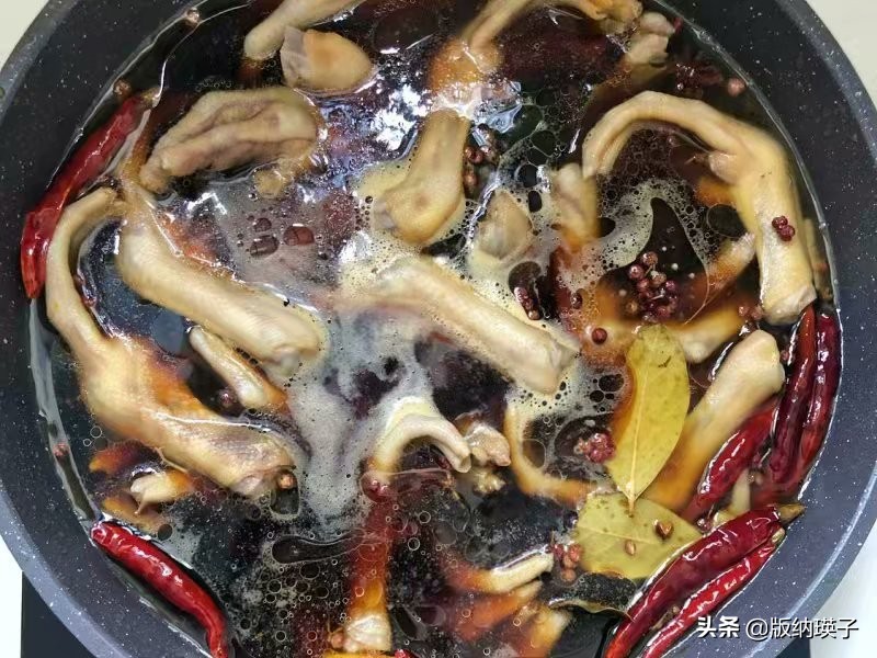 酱香卤鸭爪测评,秘制卤鸭爪家庭做法