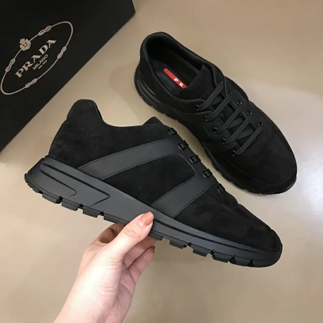 普拉达爆款鞋,普拉达2022年新款限量版