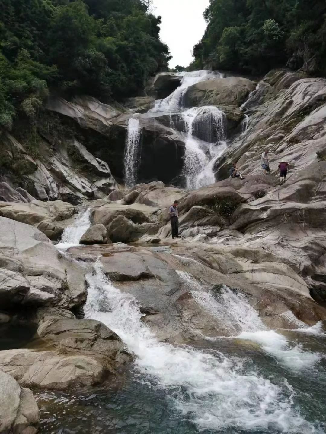 瓒婂煄宀ぇ宄¤胺缇庢櫙,妗傛灄鍏ㄥ窞澶ф儬鐎戝竷