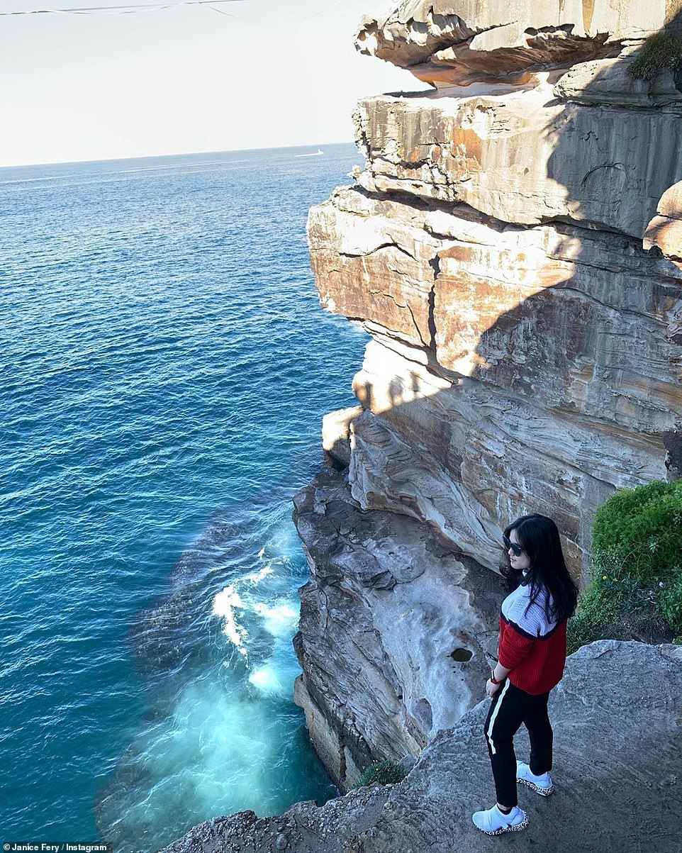 国外夫妻悬崖拍婚纱照,国外拍婚纱照跳崖