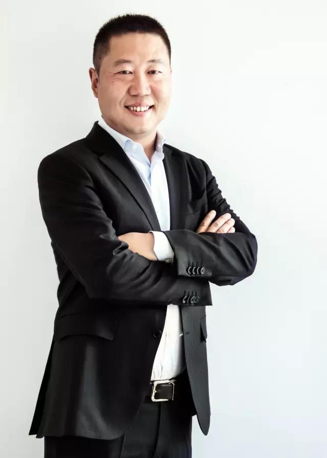 海底捞创始人张琛,海底捞董事长张勇身价