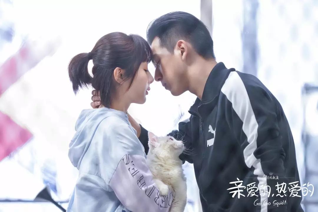 李现勾勾手完整版,李现采访暗示有女友了吗