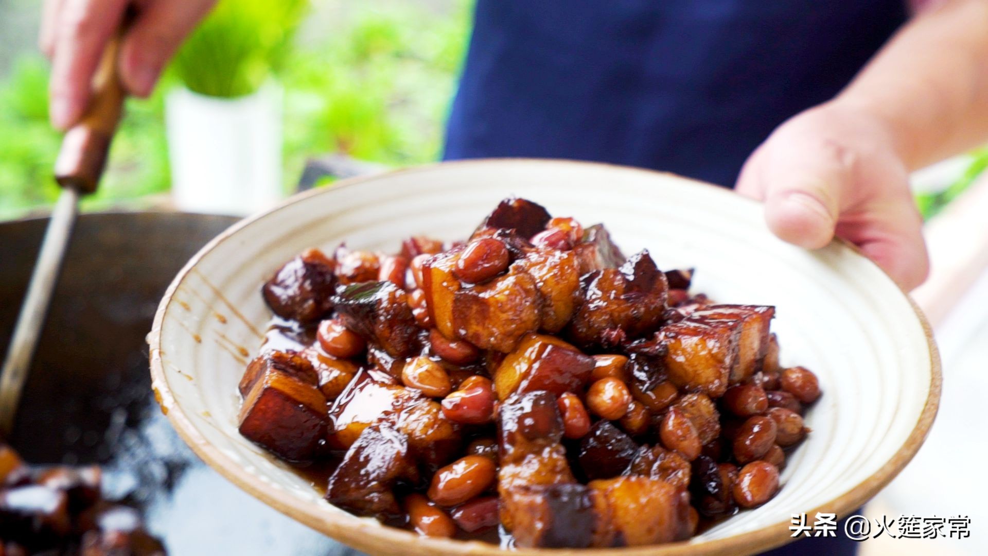 火哥教你做菜,红烧肉怎么做得软烂肥而不腻呢