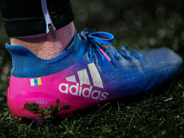 让人一眼看出踢球等级的球鞋,看鞋识人野球场