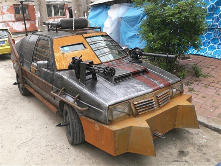 东北小伙造汽车,引擎盖都是“重*器武**”,土豪出60万车主却不卖