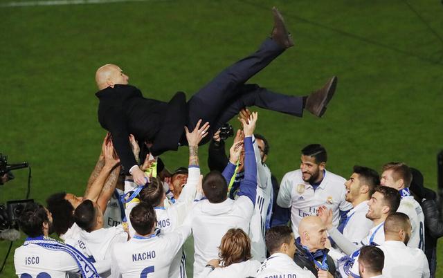 齐达内执教大巴黎视频,齐达内大场面之王