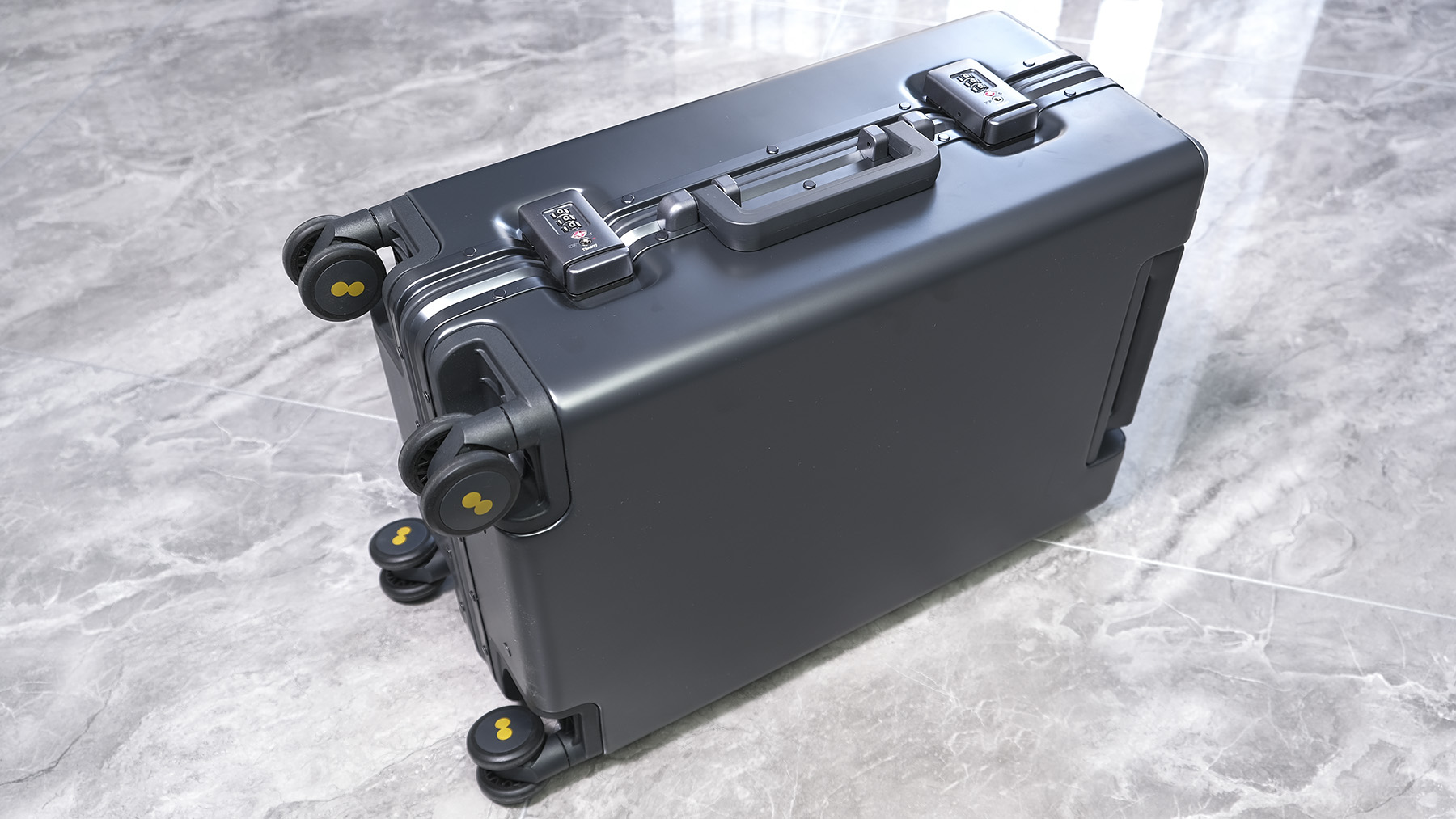 小米90分行李箱对比地平线8号,地平线8号行李箱20寸和24寸怎么选