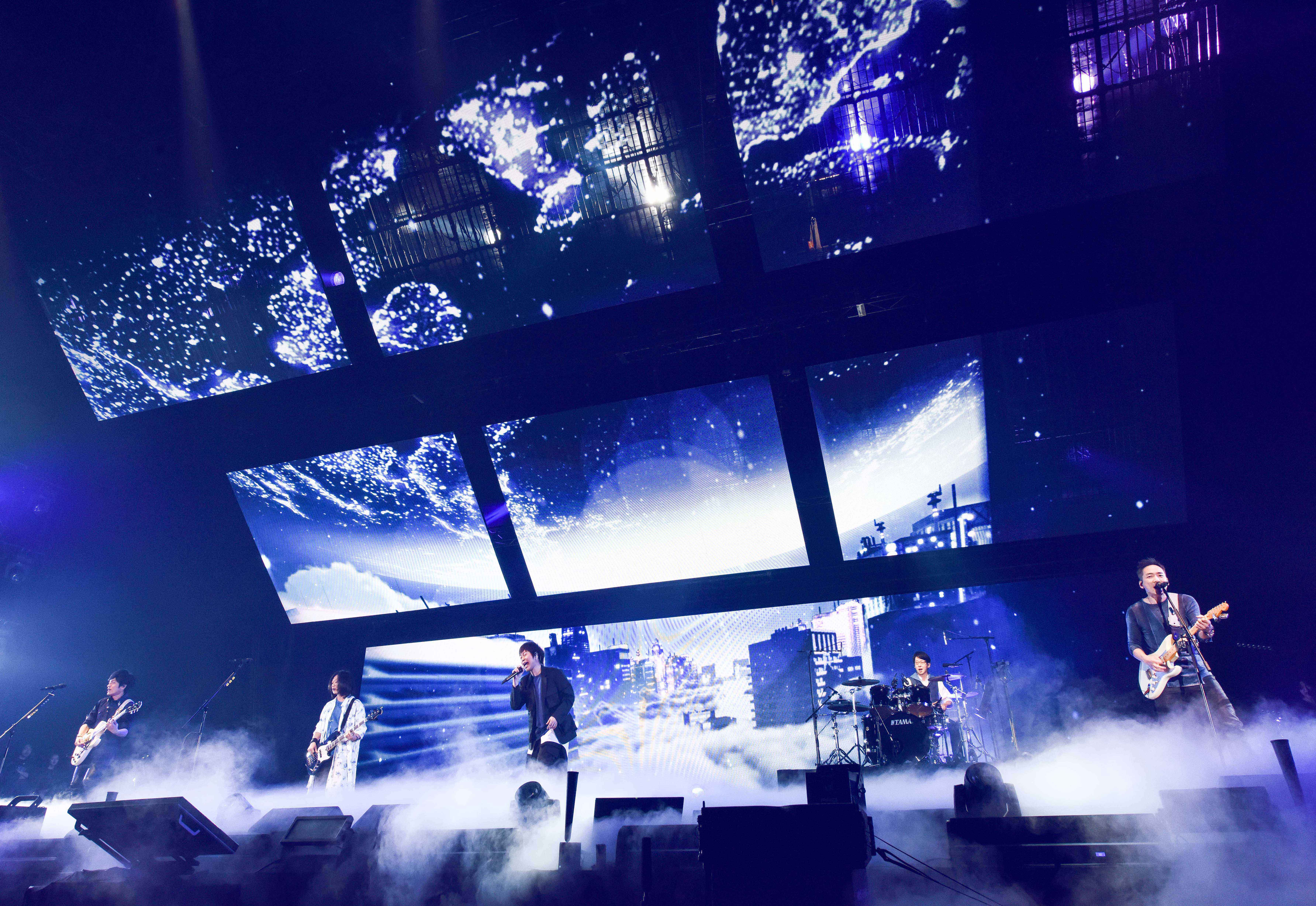 *月天五**出道20周年回归初心蓝色三部曲重温青春期的*月天五**