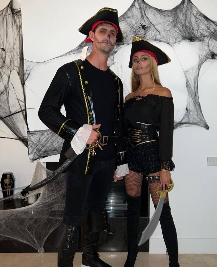 23位足球明星过万圣节，莱万夫妇扮小丑，迪玛利亚变宇航员