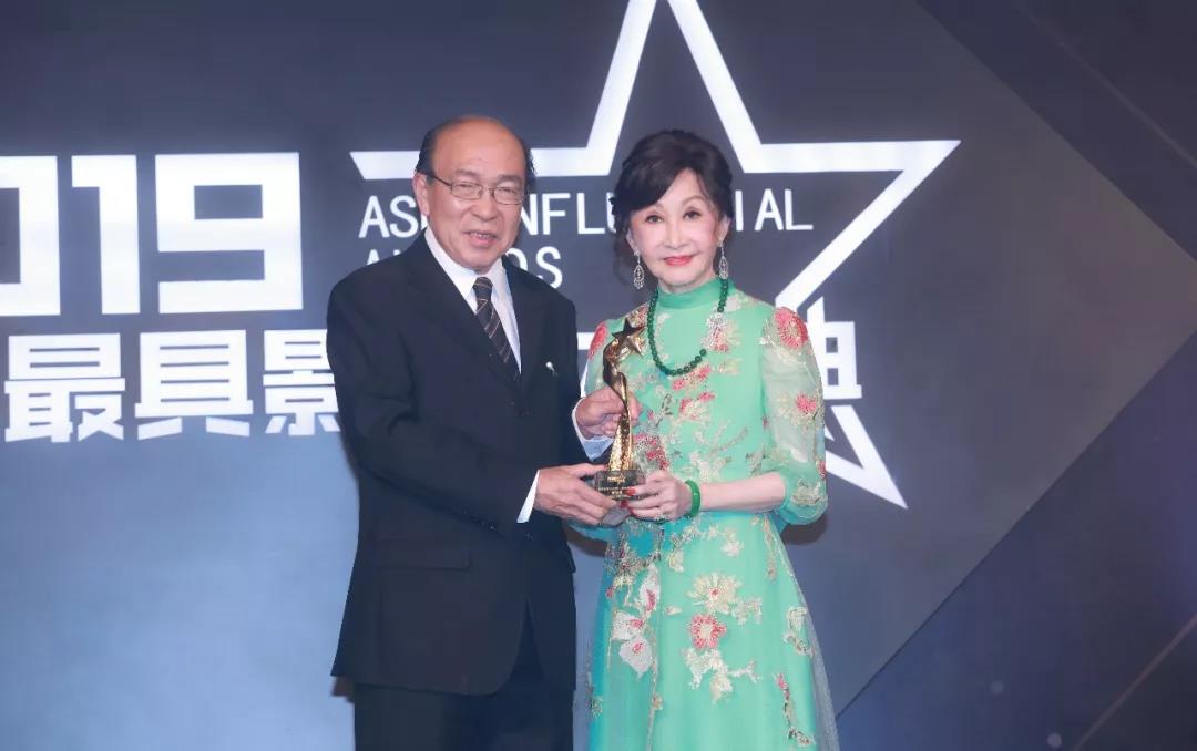 郑明明荣誉,郑明明拿奖