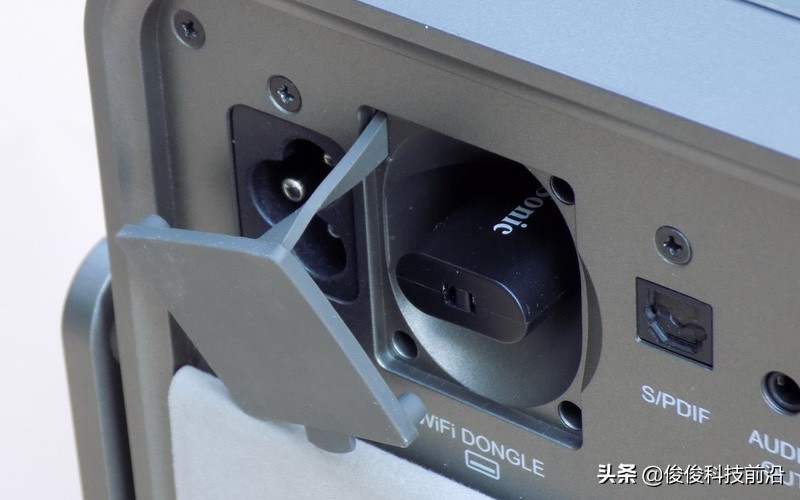 4k巨幕客厅时代专业级家庭影院,4k超清巨幕影院是大屏幕吗