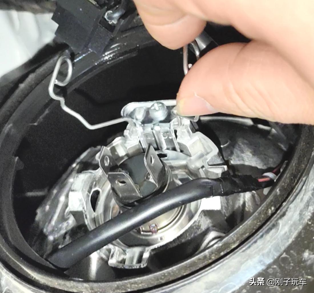 奔奔e-star升级h4带透镜,长安奔奔e-star改日行灯