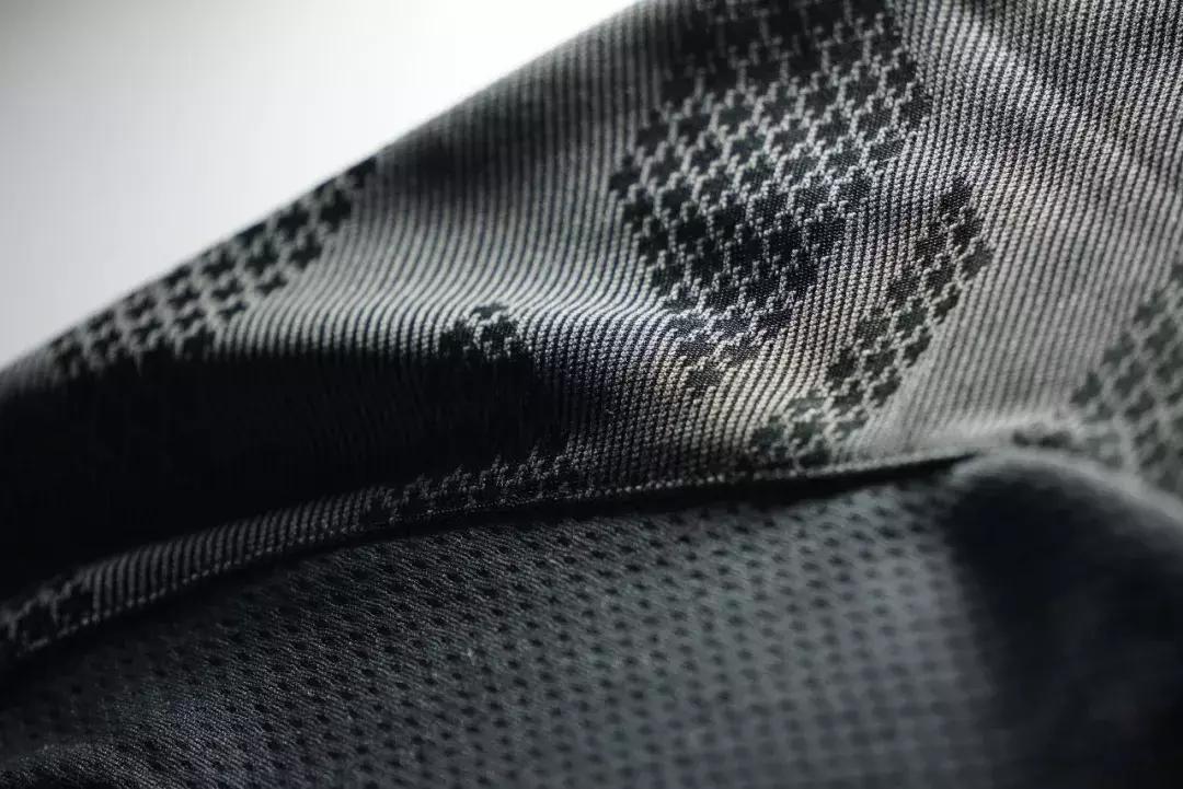 王的新衣,阿迪达斯官网羽毛球速干衣