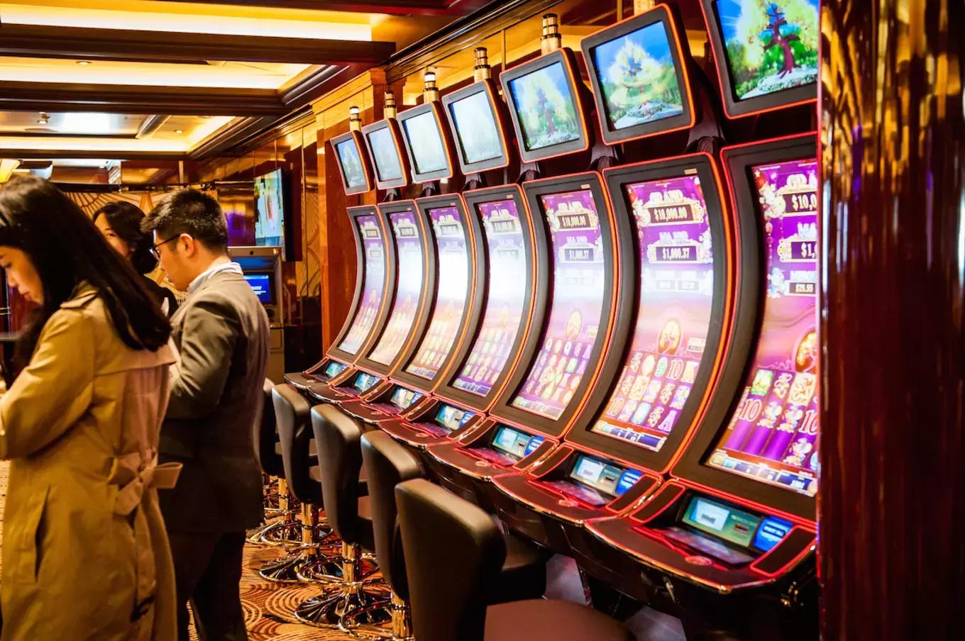 环球蜜月的小两口，免费上了一座价值8亿欧元的邮轮