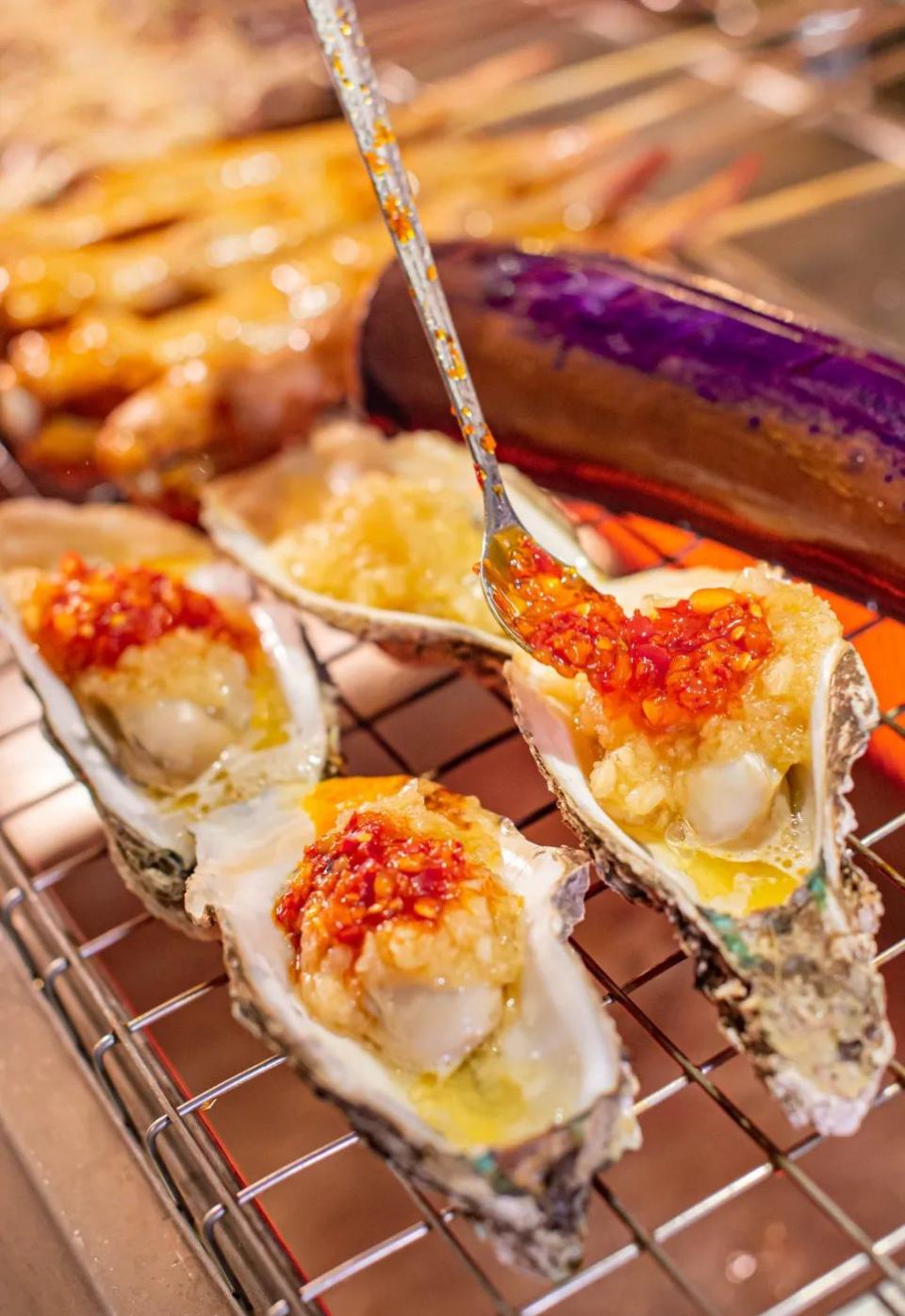 一年能卖出300万串羊肉串,摆摊卖羊肉串一年赚500万