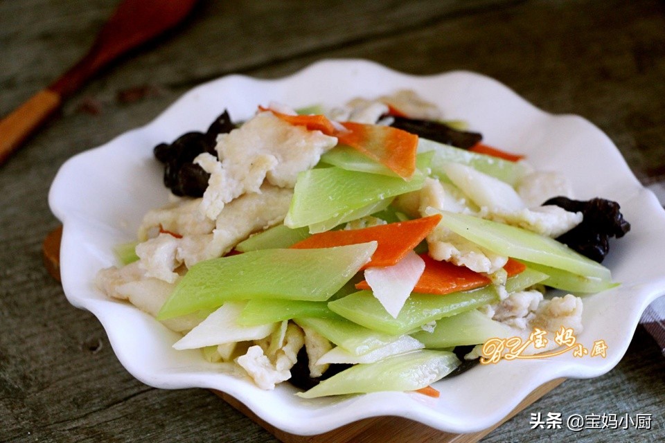 猪肉涨价了不知道吃什么好,鸡肉怎么炖肉才嫩好吃又有营养