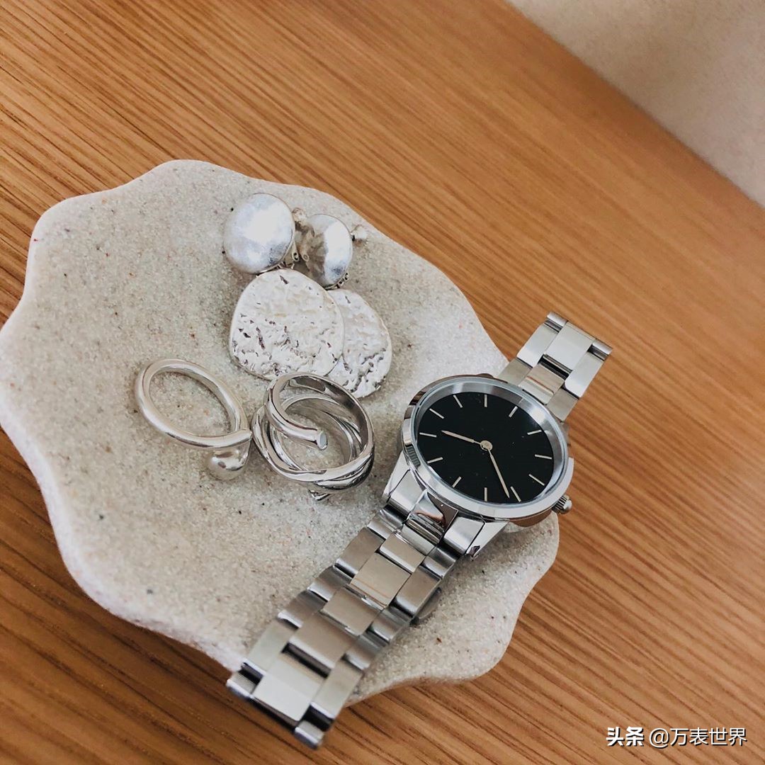 用勺子换一块劳力士,一块饼干几克