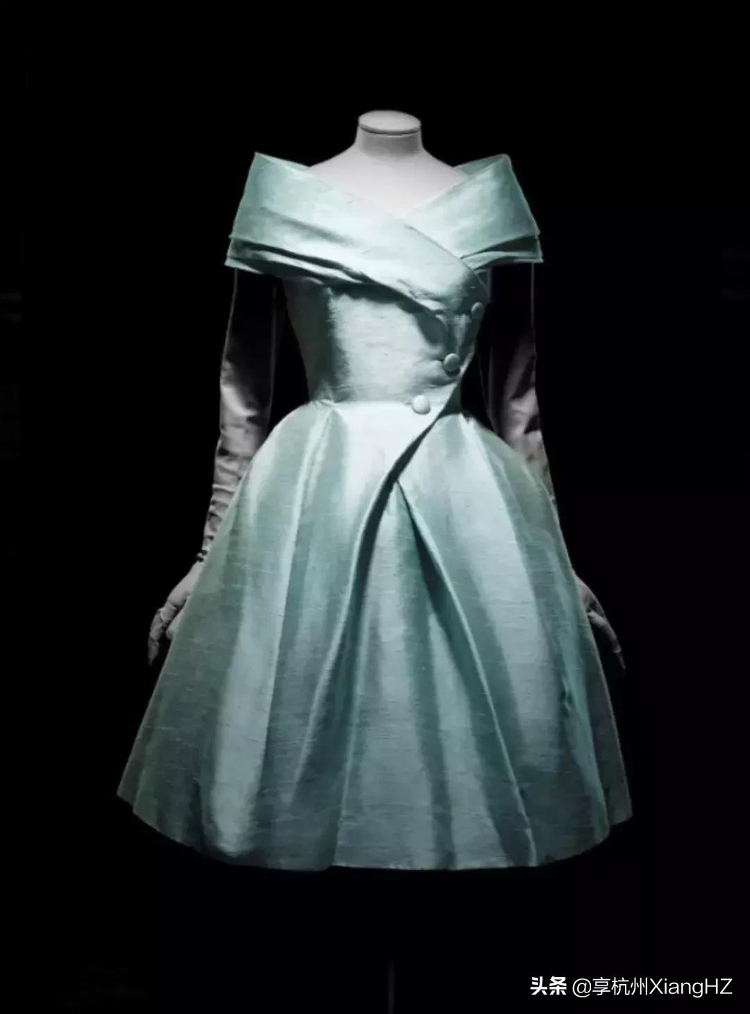 迪奥1997旗袍秋冬大秀 (迪奥1953时装展图片)