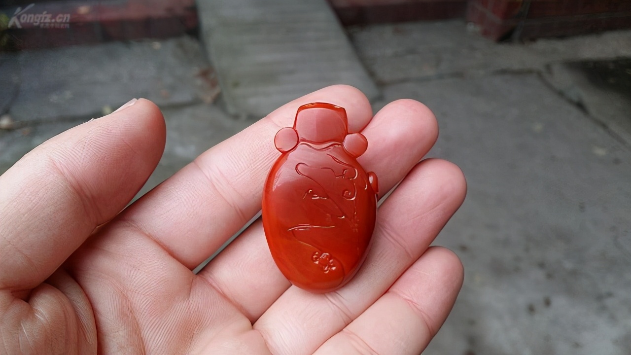 裂开的玛瑙能带吗,开裂的手串还能玩吗