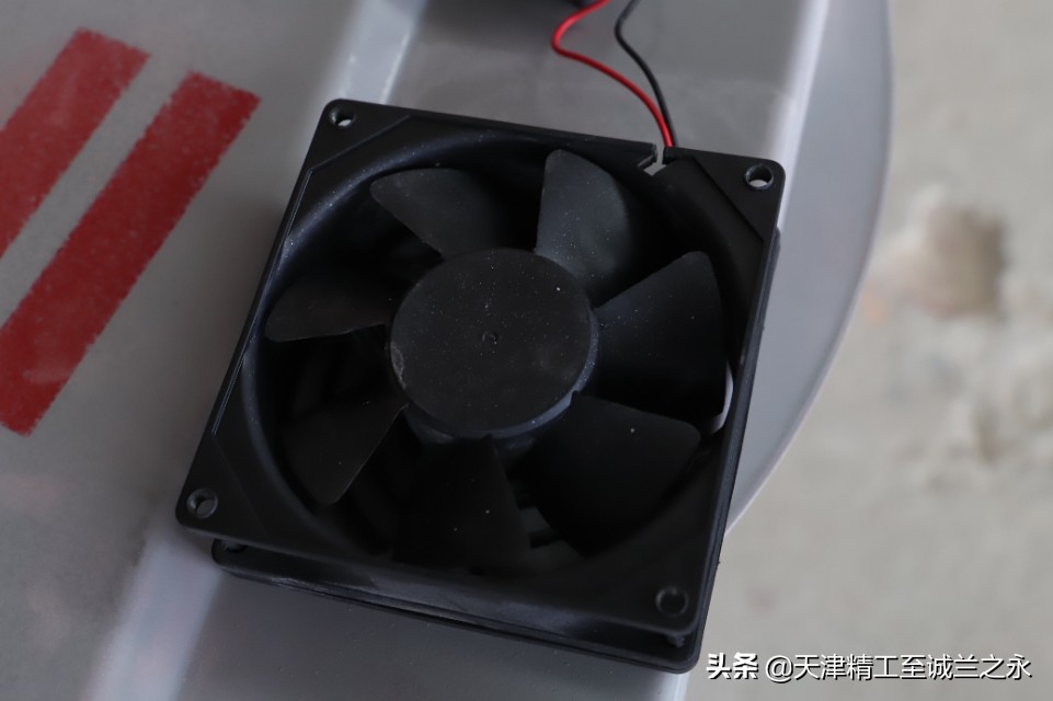 汽车喷漆工的信仰级工具翻新：瑞典IRT-300烤漆灯