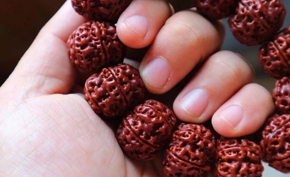 金刚菩提盘黑了怎么办,金刚菩提手串盘黑了如何补救