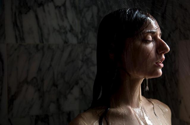 月子期间腰酸背痛会留下月子病吗,出了月子干活腰疼有事吗