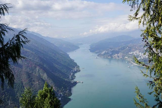 巫山究竟是一个什么样的地方，为什么重庆人都觉得他太遥远