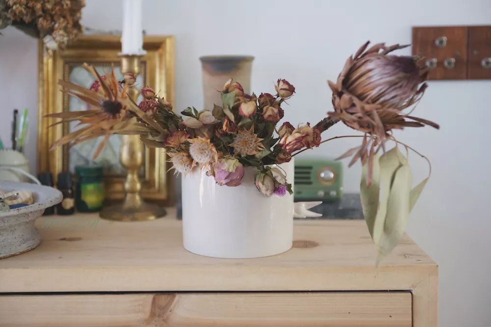 用水泥砌橱柜,用粘土捏一个好看的柜子