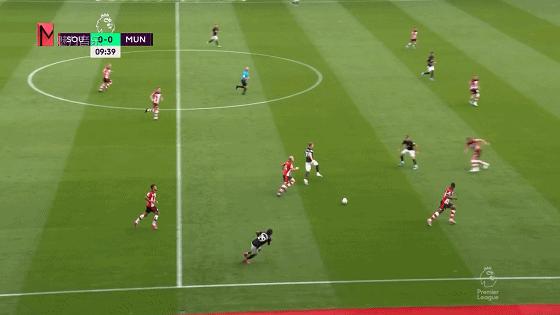 11打10却更难踢，曼联不怕丢人面对铁桶阵时只能找回斯莫林了