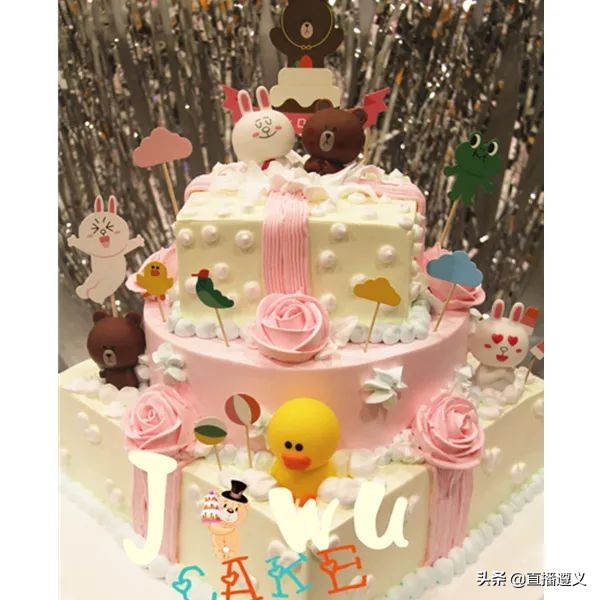 生日蛋糕惊喜加惊吓,定制生日蛋糕带名字