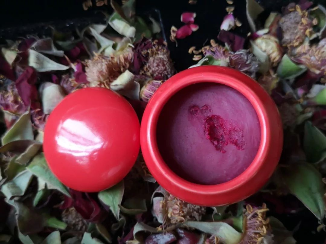 从金融白领到护肤匠人，我花7年时间研发出真正的纯植物口红