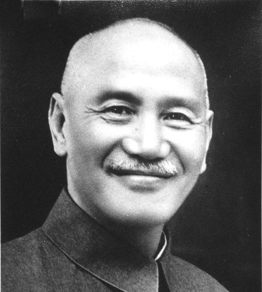 叶飞请示：是不是连美舰一起打？毛*东泽**回答：只打蒋舰，不打美舰