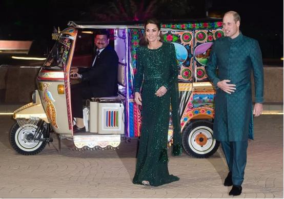 威廉凯特继续履行王室职责,威廉凯特王室有权限吗