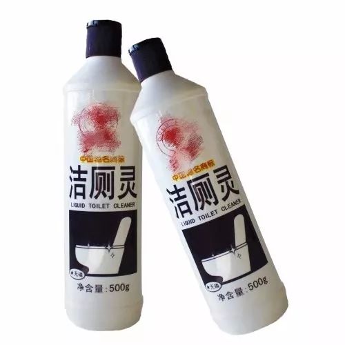 玻璃上的水垢用洁厕液能清理掉么,浴室玻璃水垢如何清除小技巧