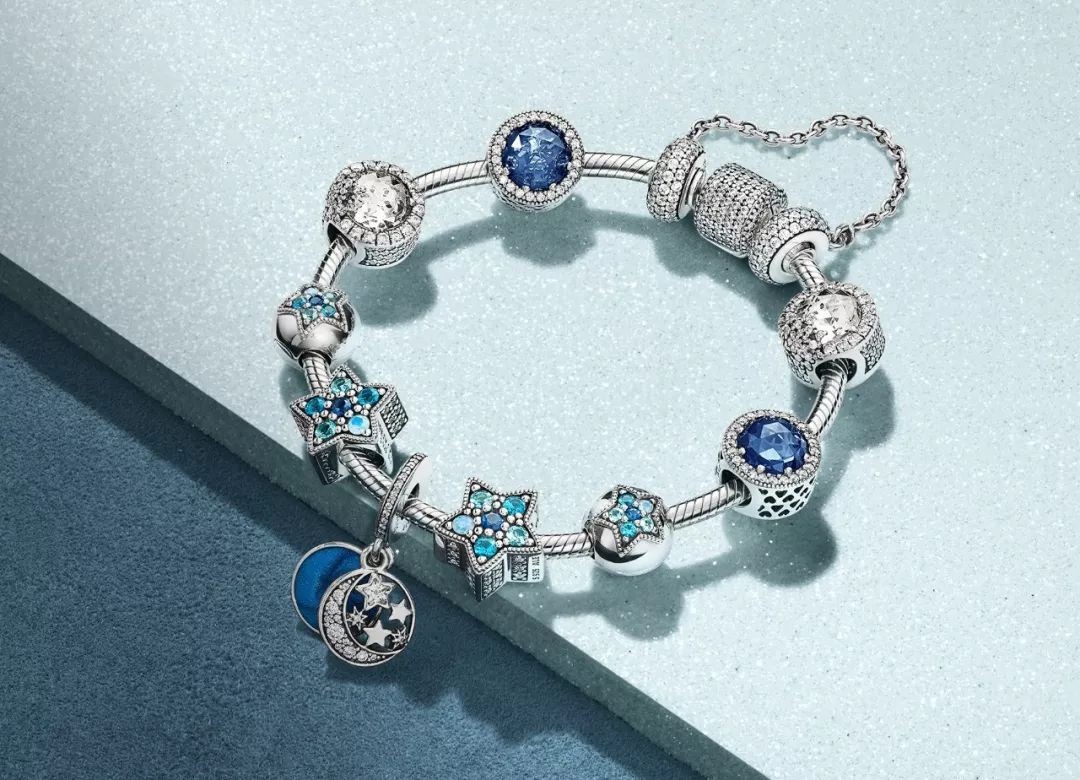 槽点满身的「​潘多拉」，如何靠仪式感圈钱？