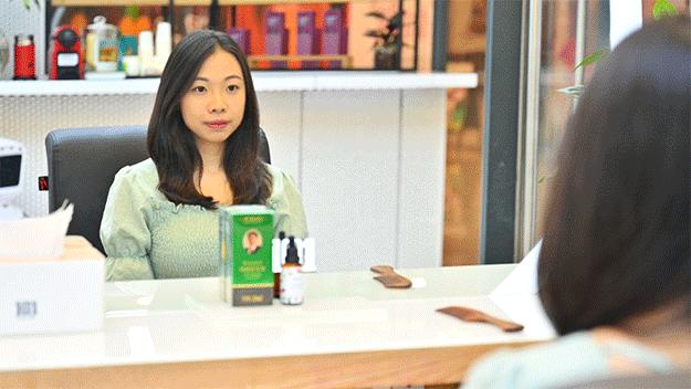 叹头部SPA！拒做人间“油”物，解锁防秃养发小妙招