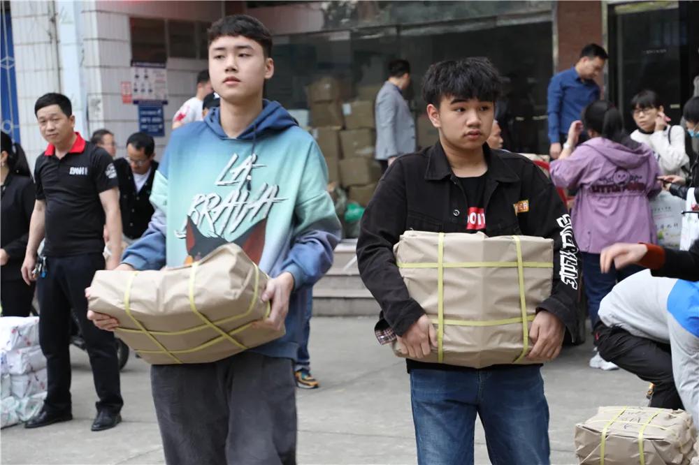 广西高职招生宣传大篷车,2020年南宁中专招生