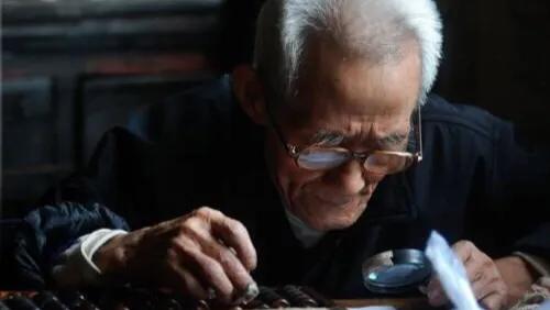 针灸如何治疗膝盖疼痛,膝关节疼痛针灸穴位留针时间