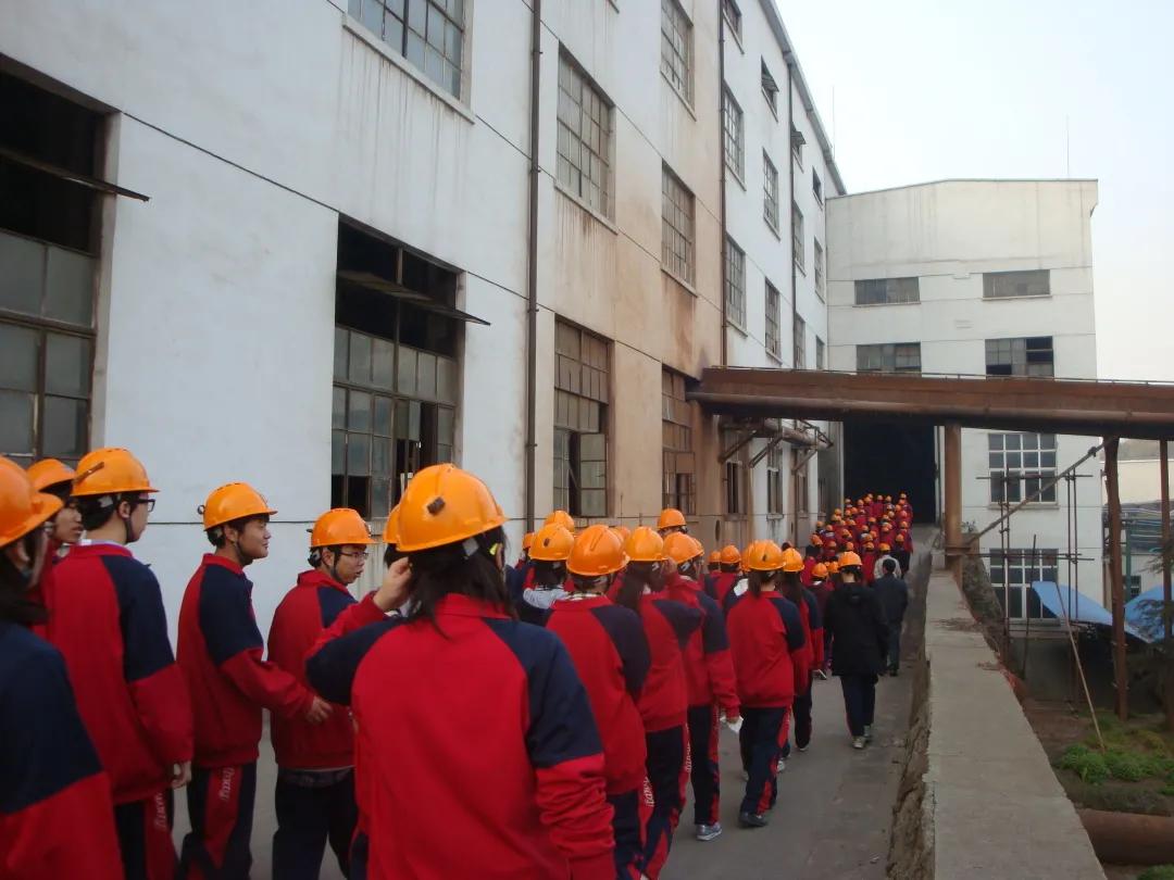 南京八大名校高考喜报,北大喜报背后的故事