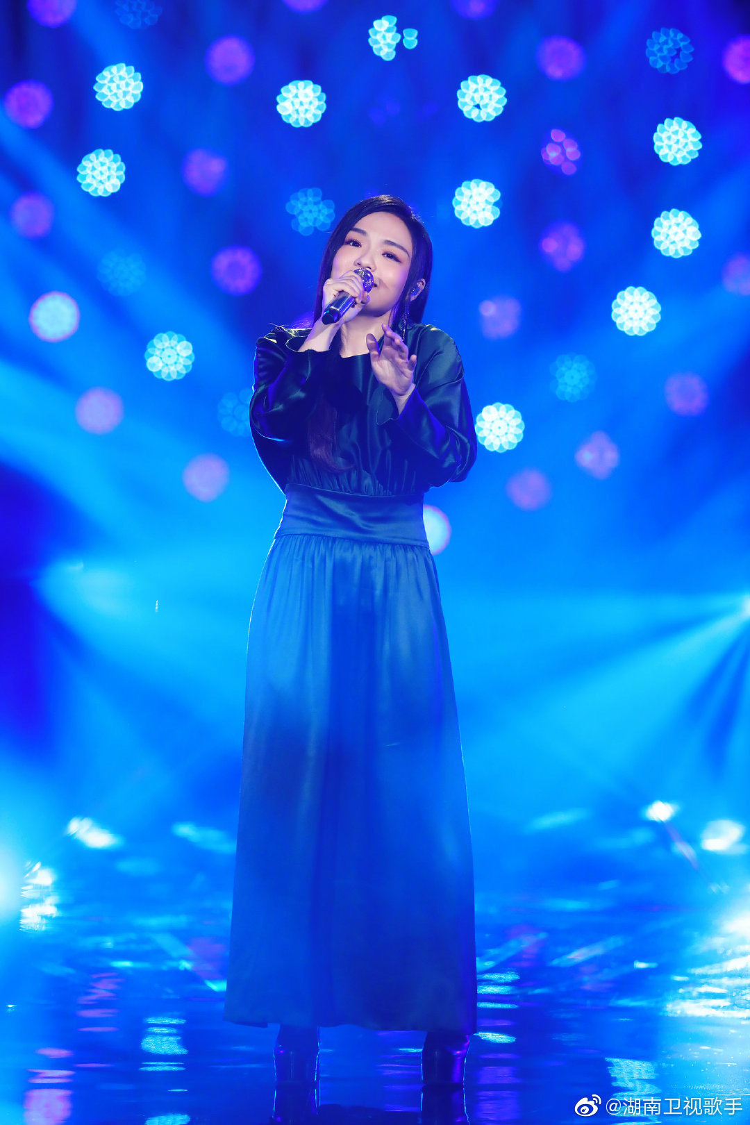 华晨宇拿下歌王第一轮淘汰,华晨宇再次破王牌纪录