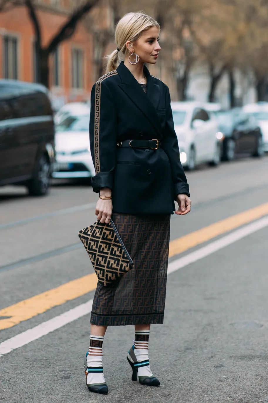 别再露脚踝了,今冬不流行露脚踝了露袜才更时髦