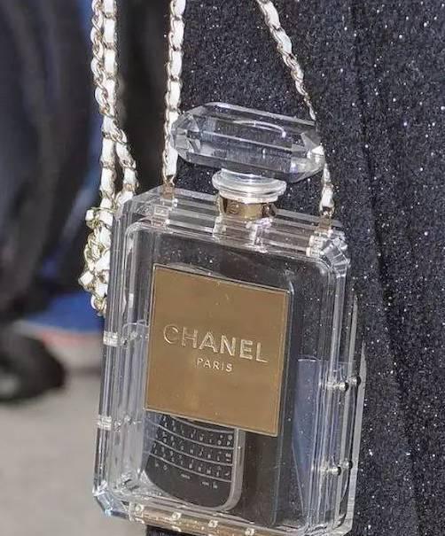 男朋友送女孩子包什么意思,男朋友送女朋友包代表什么