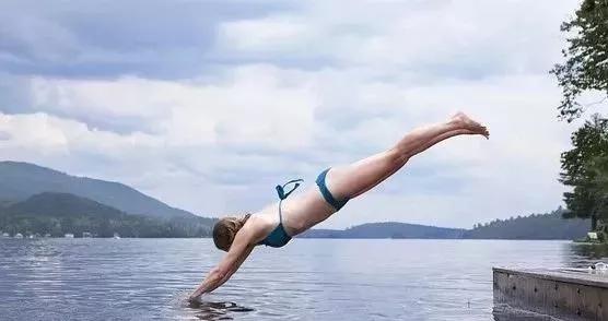 原来游泳还可以缓解哮喘病、关节炎、改善失眠？