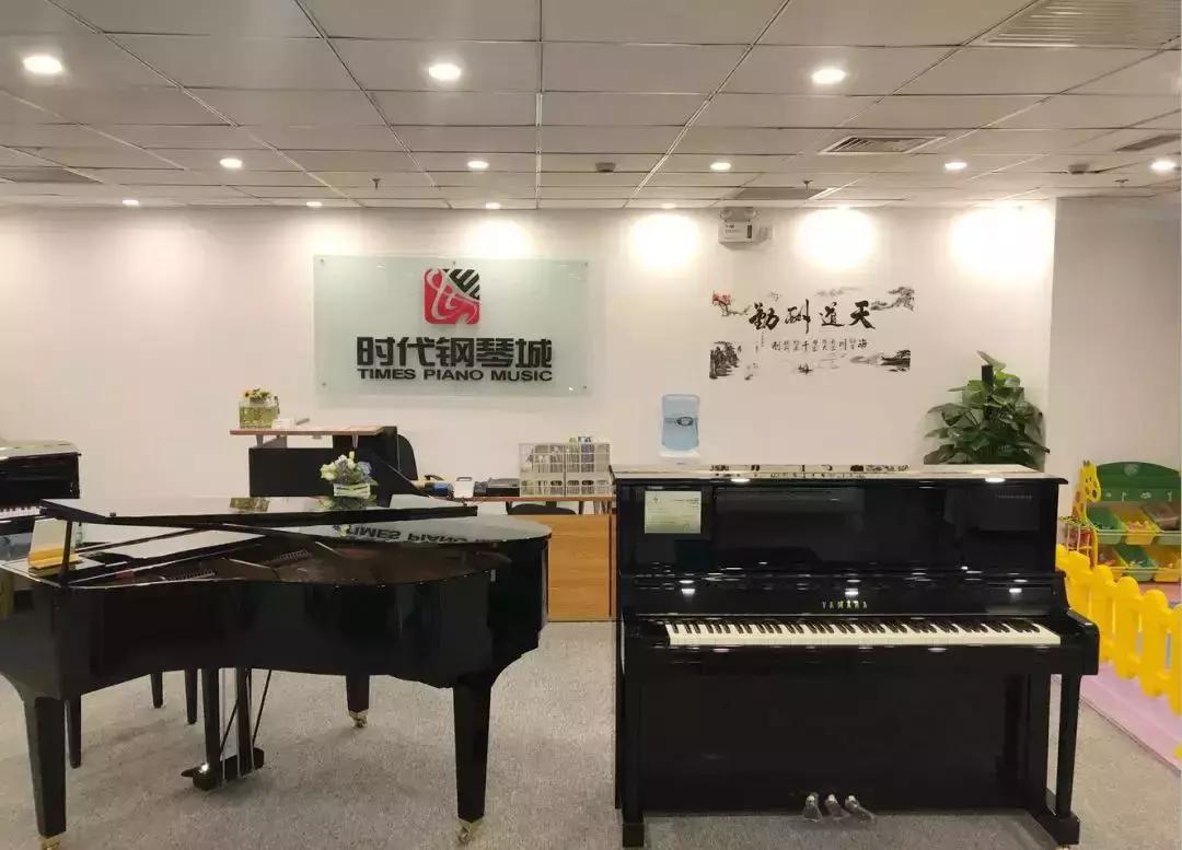 初学者购买钢琴怎么选,初学者买什么性价比高的钢琴好